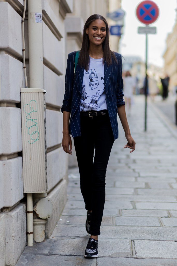 Printed Blazer paired With Black Jeans & Sneakers Beautifulfeed